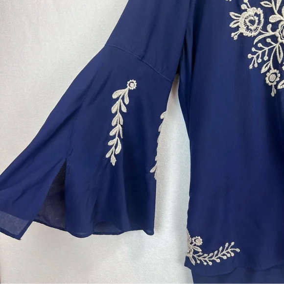 Johnny Was Workshop Silk Top Tunic Embroidered V-Neck Navy Blue Boho Size S - Picture 2 of 9